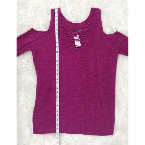 EXPRESS Burgundy Lace Up Cold Shoulder Sweater Top Reversible Size Small New - Picture 12 of 12
